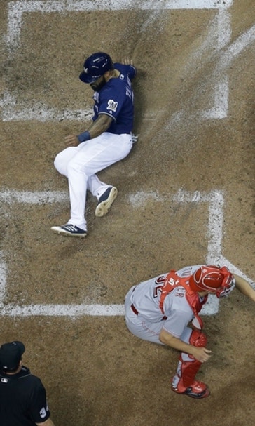 Thames hits 9th, 10th HRs as Brewers beat Reds 11-7 (Apr 24, 2017)